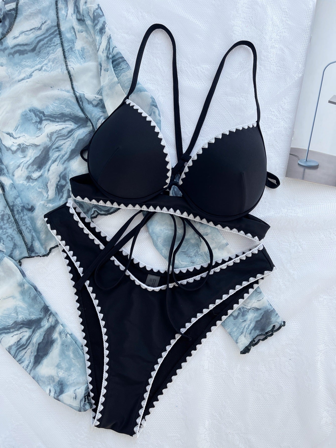 Noir & Blanc Split Bikini